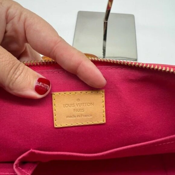 EUC Authenticated Louis Vuitton Monogram Vernis Bellevue PM - Picture 10 of 15